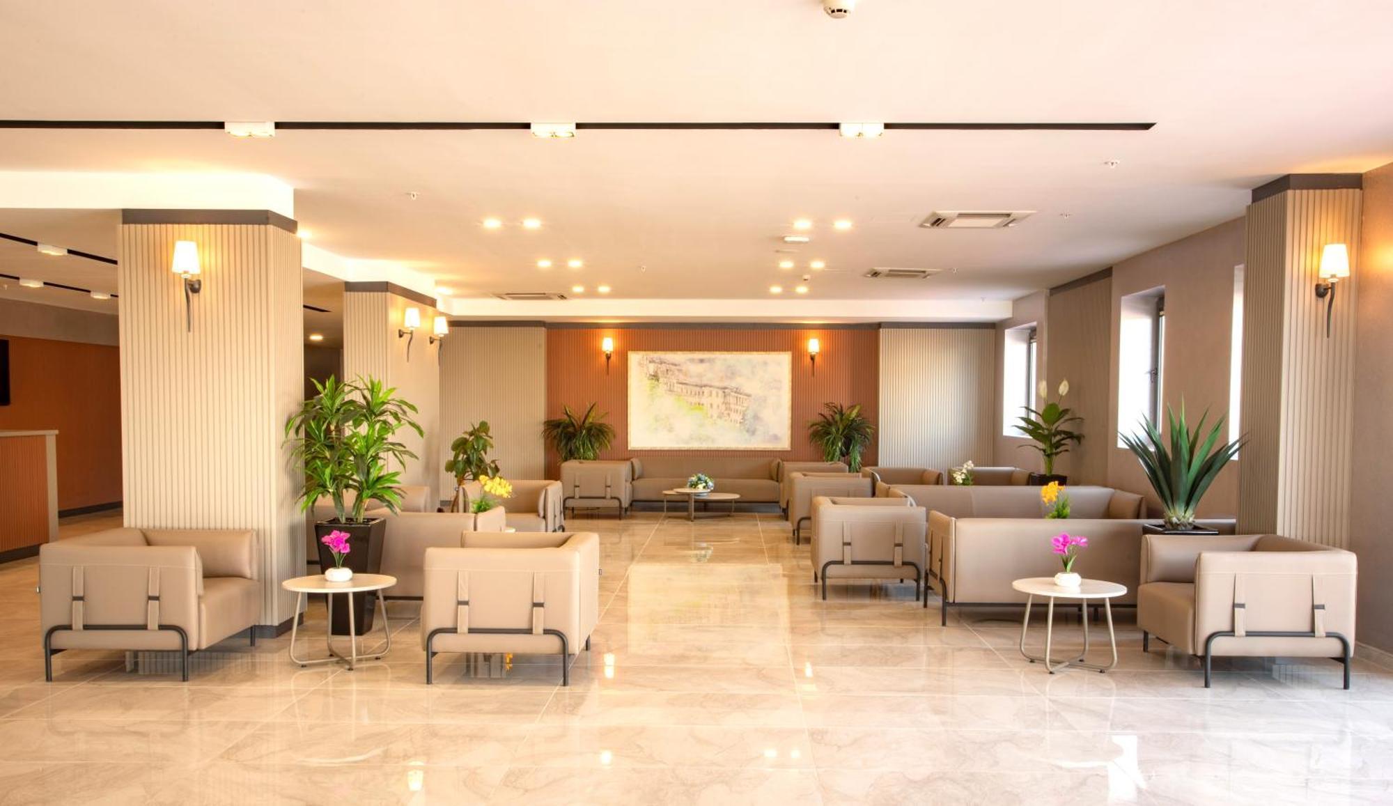 First Joy Hotel Trabzon Buitenkant foto