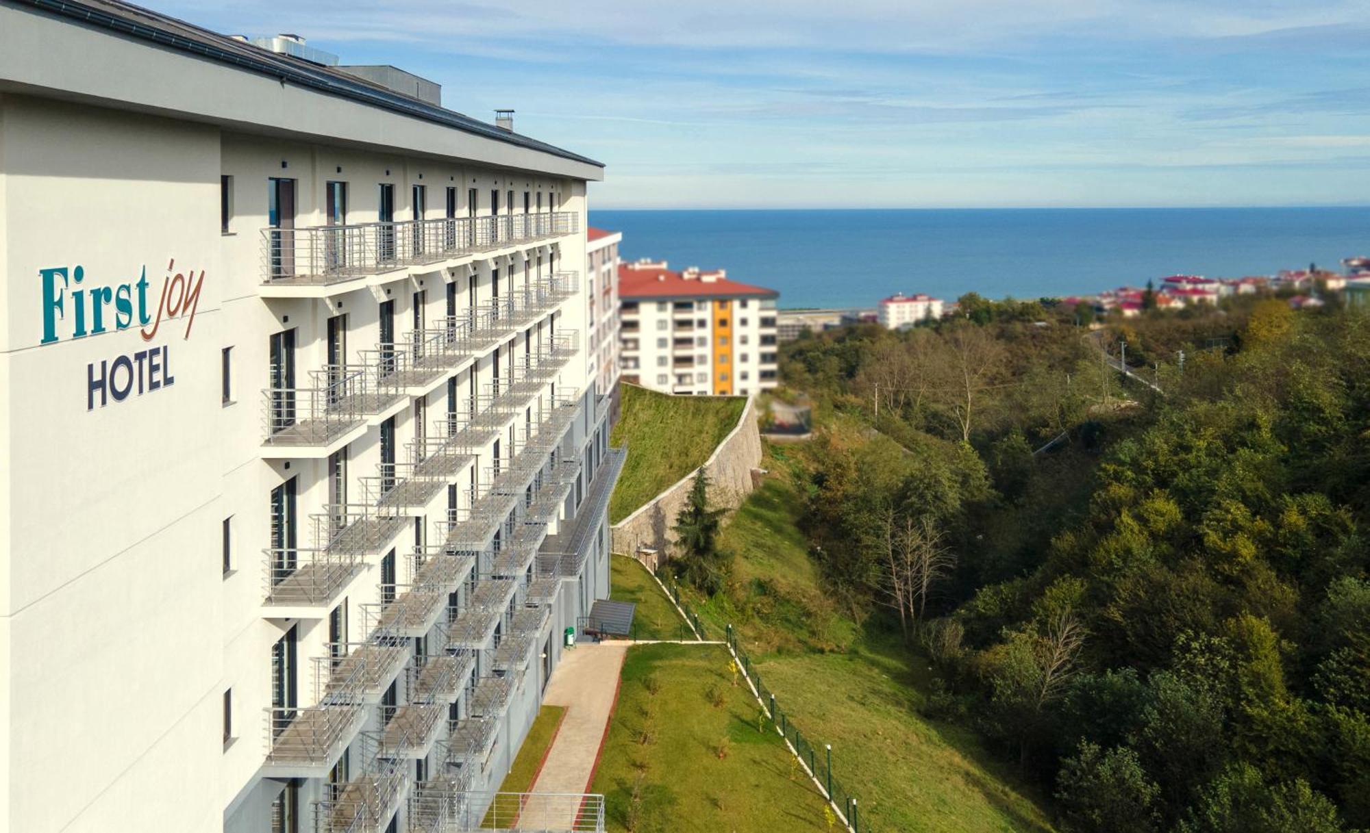 First Joy Hotel Trabzon Buitenkant foto