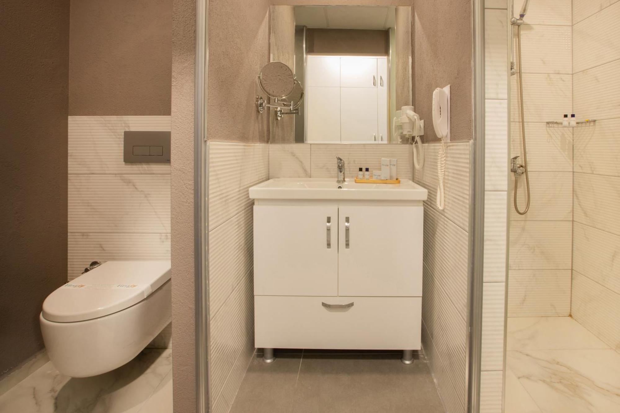 First Joy Hotel Trabzon Buitenkant foto
