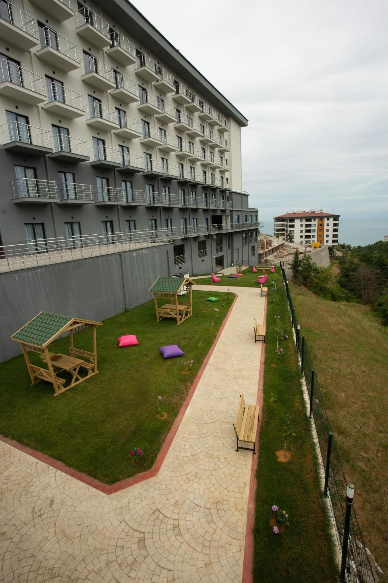 First Joy Hotel Trabzon Buitenkant foto