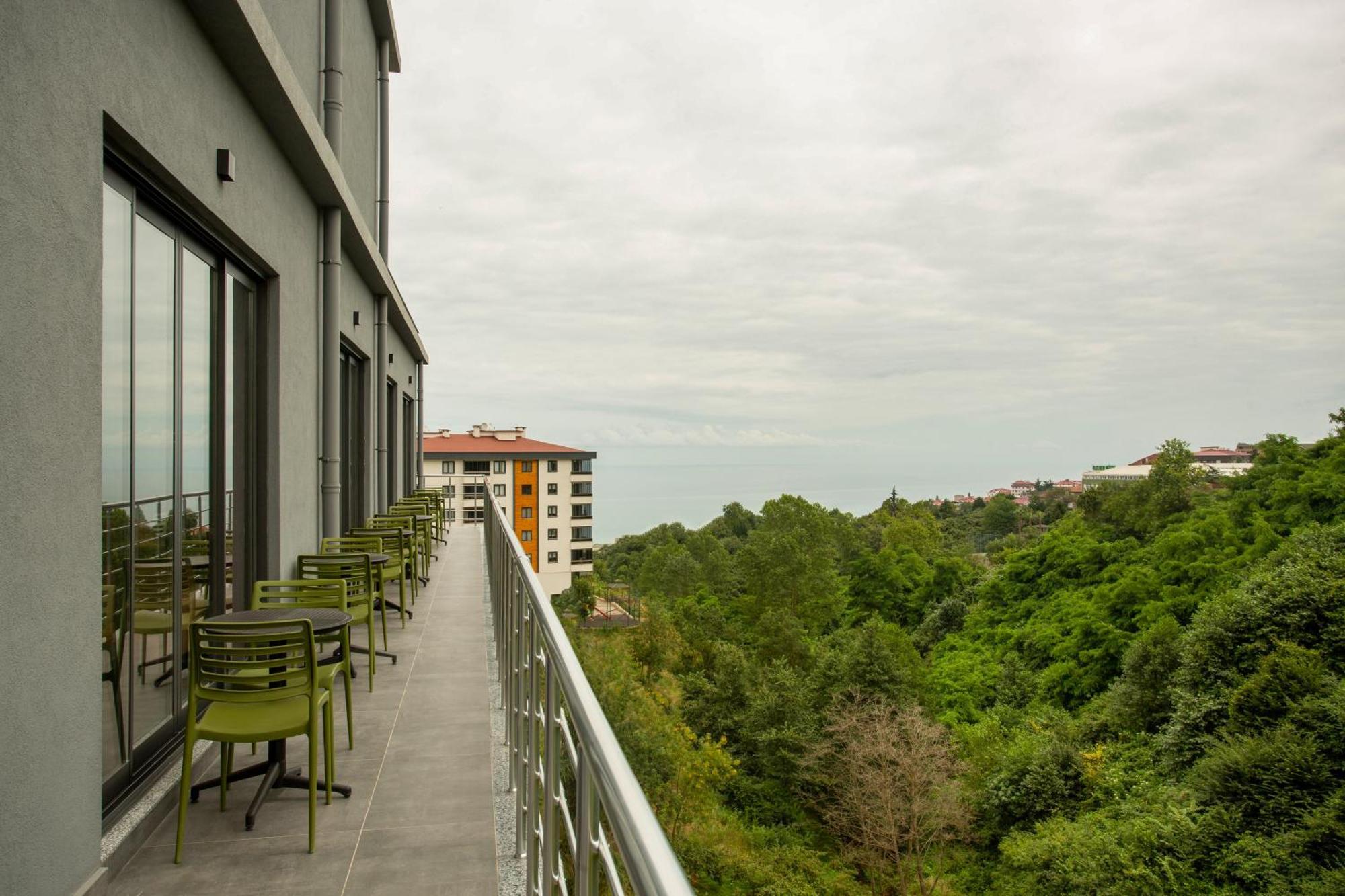 First Joy Hotel Trabzon Buitenkant foto